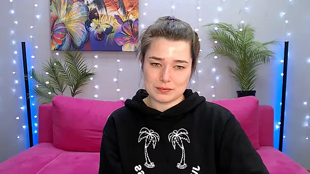 Snapshot of _Sun_Shy_ chatting on February 6, 2025, 1:10 pm Sun Shy online show from February 6, 2025, 1:10 pm