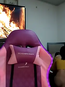 Lanna hott  online show from September 28, 2025, 10:55 am