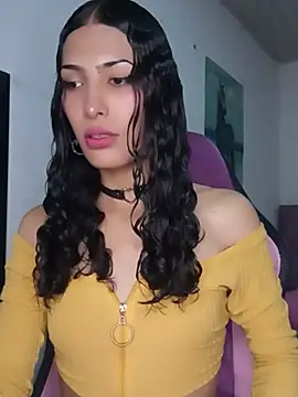 Lanna hott  online show from May 21, 2026, 7:22 pm