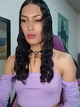 Lanna hott  online show from May 28, 2026, 7:09 pm