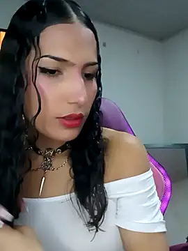 Lanna hott  online show from September 23, 2025, 7:32 pm