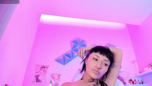 Valkiria ponce online show from February 13, 2026, 4:23 am