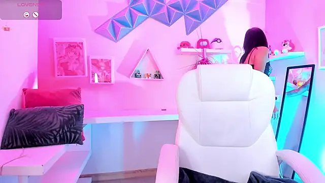 Valkiria ponce online show from November 16, 2025, 5:56 am