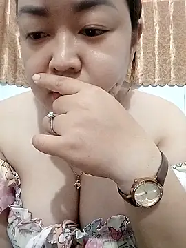 VyOanh2K online show from October 3, 2025, 8:05 am