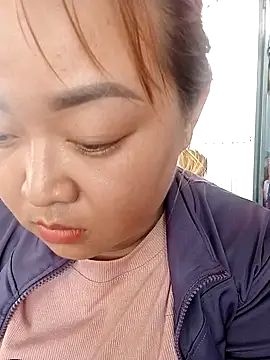 Snapshot of VyOanh2K chatting on February 1, 2026, 5:49 am VyOanh2K online show from February 1, 2026, 5:49 am