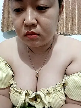 VyOanh2K online show from November 18, 2025, 3:37 pm