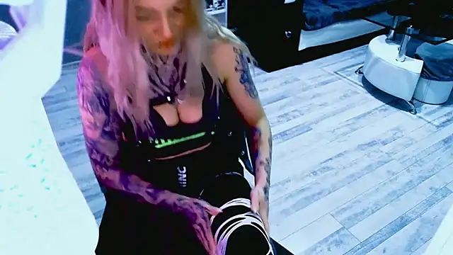 Snapshot of InesGold chatting on February 5, 2026, 4:14 pm InesGold online show from February 5, 2026, 4:14 pm