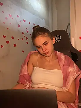 GraceTorrez online show from March 6, 2025, 4:41 am