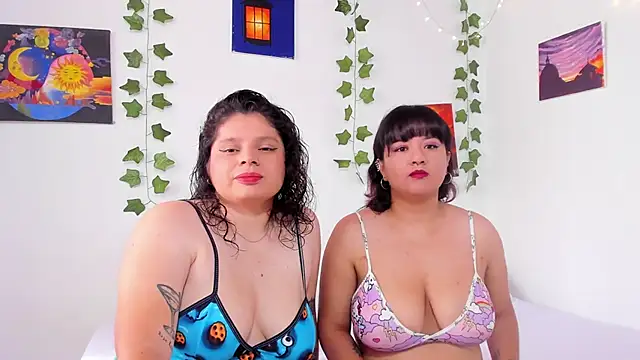 Snapshot of Karol_IsabelCouple chatting on February 14, 2025, 8:48 pm Karol IsabelCouple online show from February 14, 2025, 8:48 pm
