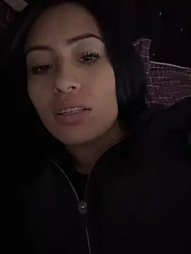 Sara luna  online show from December 20, 2024, 6:35 pm