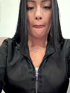 Sara luna  online show from October 29, 2025, 12:42 am