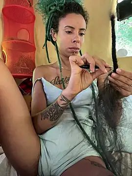 sammoura01 online show from April 28, 2026, 6:45 pm