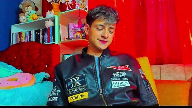 GabyThoms online show from February 26, 2025, 8:04 pm