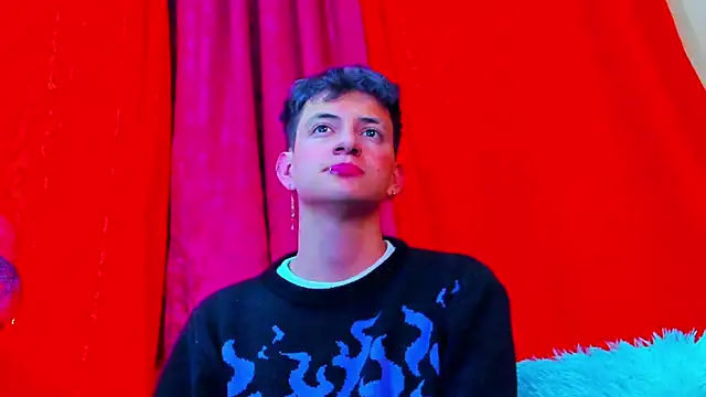 GabyThoms online show from March 20, 2025, 8:42 am