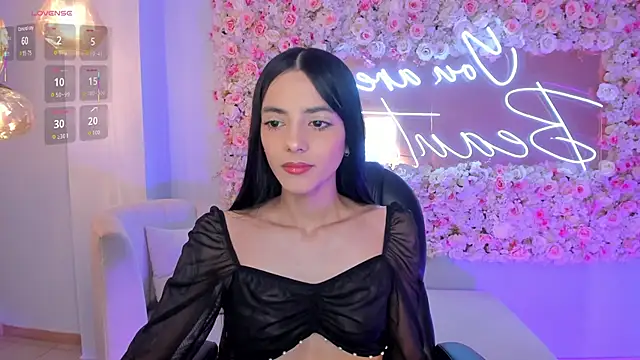 Snapshot of HannahJamesX chatting on January 18, 2026, 11:30 pm HannahJamesX online show from January 18, 2026, 11:30 pm