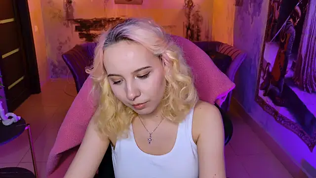 JasmineMilko online show from March 13, 2025, 8:15 am