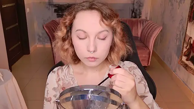 JasmineMilko online show from October 7, 2025, 5:08 am