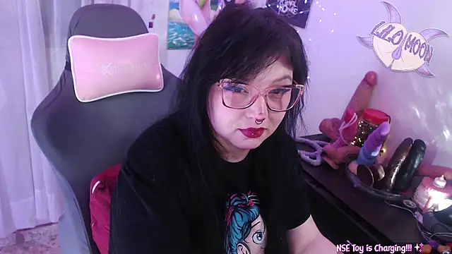 LiloMoon69 online show from June 5, 2026, 6:52 am