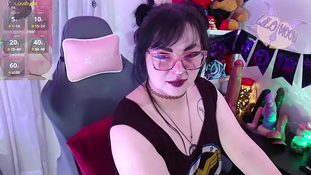 LiloMoon69 online show from October 22, 2025, 2:05 pm