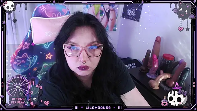 LiloMoon69 online show from June 21, 2026, 7:47 am