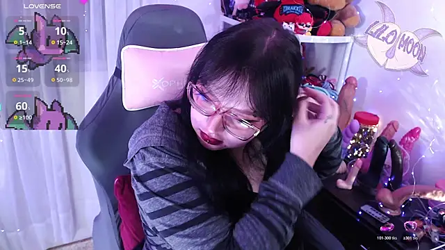 Snapshot of LiloMoon69 chatting on February 28, 2026, 11:37 pm LiloMoon69 online show from February 28, 2026, 11:37 pm