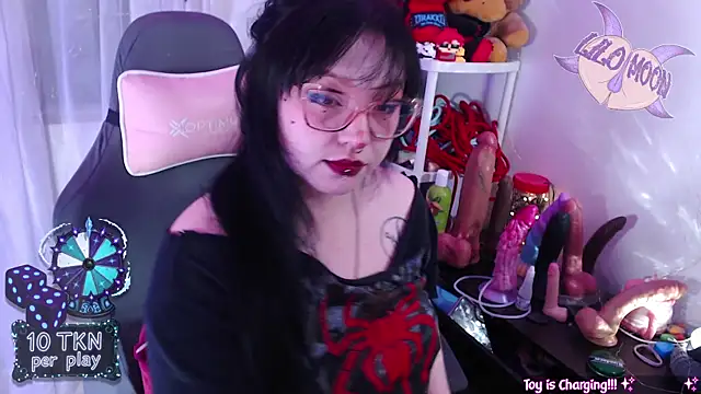 Snapshot of LiloMoon69 chatting on January 19, 2026, 12:14 am LiloMoon69 online show from January 19, 2026, 12:14 am