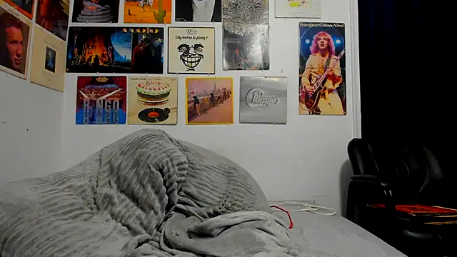 Snapshot of cloudyystar666 chatting on November 25, 2025, 6:25 am cloudyystar666 online show from November 25, 2025, 6:25 am