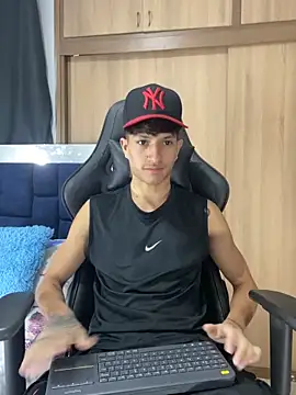 Snapshot of _CamiloBass chatting on February 22, 2026, 8:10 pm CamiloBass online show from February 22, 2026, 8:10 pm