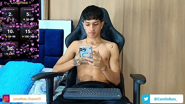 Snapshot of _CamiloBass chatting on January 18, 2026, 1:09 am CamiloBass online show from January 18, 2026, 1:09 am