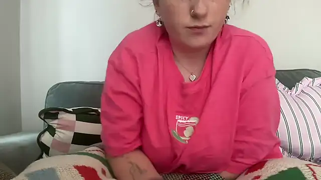lilsbabyxo online show from May 19, 2026, 4:58 pm