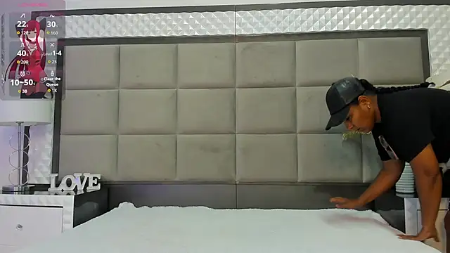 OliviaBurning online show from October 28, 2025, 7:35 pm