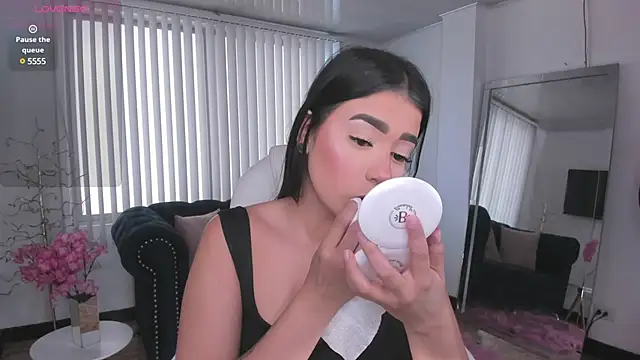 amelie jhons online show from March 1, 2025, 8:32 pm