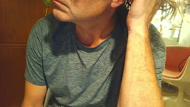 Snapshot of costanza7070 chatting on October 23, 2025, 1:59 am costanza7070 online show from October 23, 2025, 1:59 am