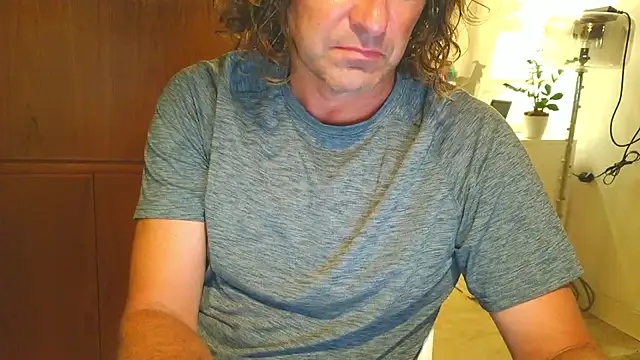 Snapshot of costanza7070 chatting on March 5, 2026, 3:47 am costanza7070 online show from March 5, 2026, 3:47 am