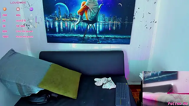 Piggy Eddy online show from November 6, 2025, 9:30 pm