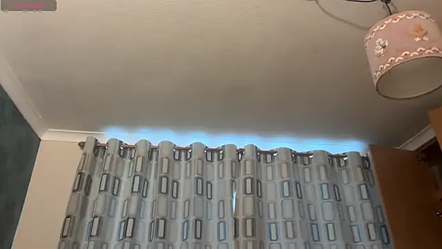 JennyHazel1 online show from October 31, 2025, 2:46 pm