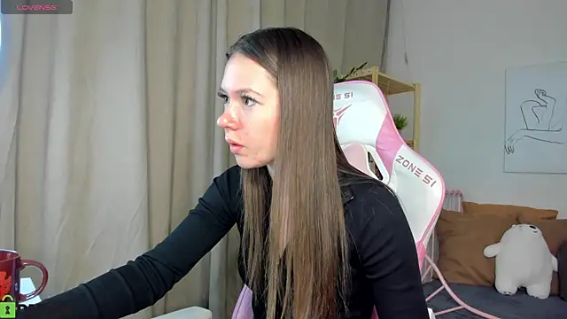 Nicole Charm online show from October 1, 2025, 9:29 pm