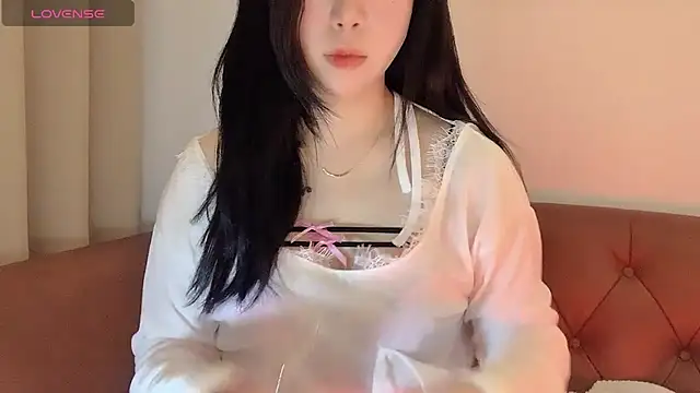 NickiBloom online show from January 4, 2025, 3:40 am