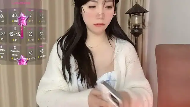 NickiBloom online show from December 28, 2024, 2:10 pm