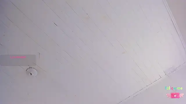 Snapshot of TiffanyWright chatting on February 16, 2026, 1:32 pm TiffanyWright online show from February 16, 2026, 1:32 pm