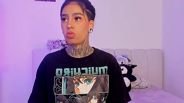 Snapshot of shadowcatt_ chatting on February 24, 2026, 8:21 pm shadowcatt online show from February 24, 2026, 8:21 pm