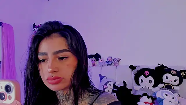 Snapshot of shadowcatt_ chatting on November 4, 2025, 10:13 pm shadowcatt online show from November 4, 2025, 10:13 pm