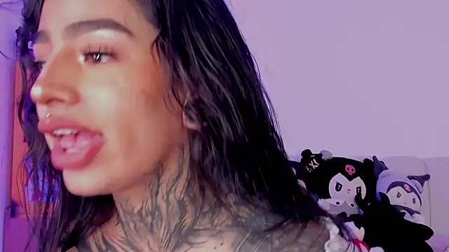 Snapshot of shadowcatt_ chatting on November 5, 2025, 5:27 pm shadowcatt online show from November 5, 2025, 5:27 pm