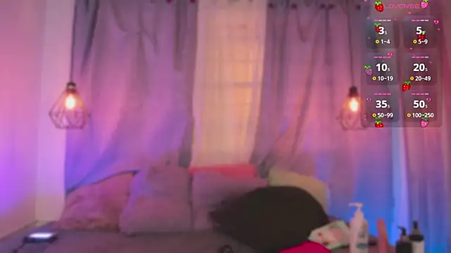 Snapshot of Wild_lilhy chatting on September 28, 2025, 7:32 pm Wild lilhy online show from September 28, 2025, 7:32 pm