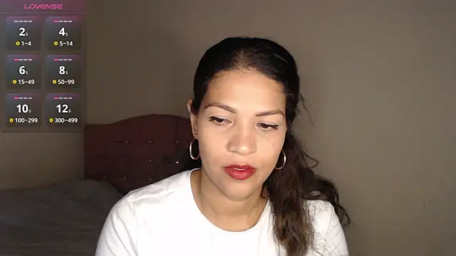 makennaa  online show from December 3, 2025, 9:20 am