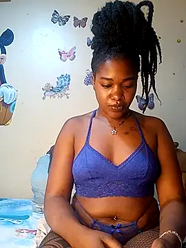 Snapshot of Pretty_tiffany chatting on September 18, 2025, 10:13 pm Pretty tiffany online show from September 18, 2025, 10:13 pm