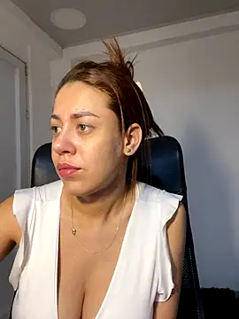 AnnbellaRosse online show from September 30, 2025, 3:51 pm