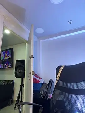 AnnbellaRosse online show from October 28, 2025, 4:28 pm