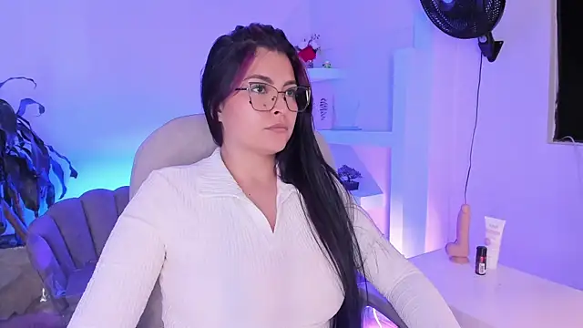 TifanyWhite  online show from July 19, 2026, 5:27 am