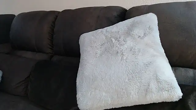 ladiimia online show from March 2, 2026, 5:31 pm